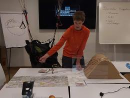 Refresher (Fluglehrer-Lehrgang) mit anschließender Prüfung zum/-r Fluglehrer/-in